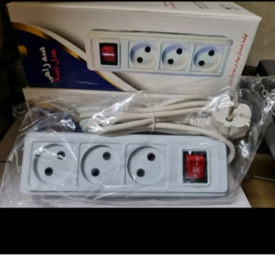 چندراهی برق سه خانه کلیددار سفید با کابل و دوشاخه